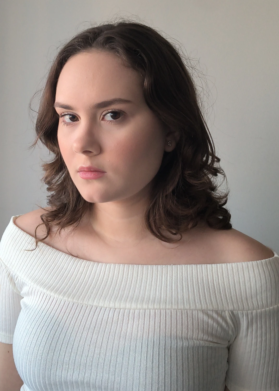 Bibiana Riet — headshot in white